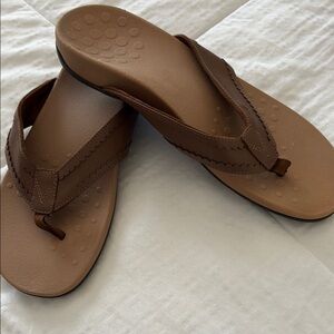 Vionic Tan Scalloped Sandals